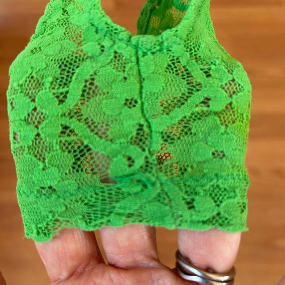 Vintage 1980’s Green Lace Fingerless Gloves - Picture 5 of 6